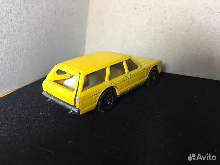 Ford granada turnier 1:55 siku