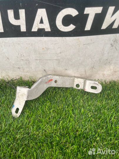 Кронштейн (крепление) Chevrolet Equinox 3 2019