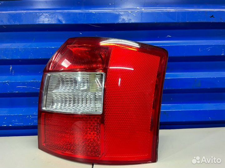 Фонарь задний правый Audi A4 B6 2.5 BAU 2004