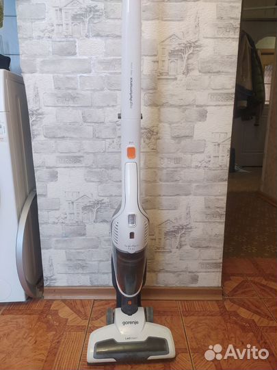 Пылесос вертикальный Gorenje SVC 144FW