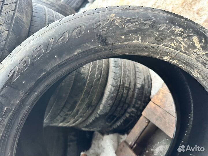 Pirelli P Zero 295/40 R21