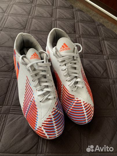 Бутсы сороконожки adidas
