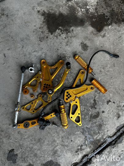 Подножки комплект yamaha r1