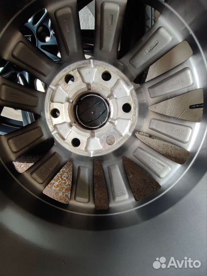 Оригинал Cadillac Escalade Bridgsetone 275/50 R22