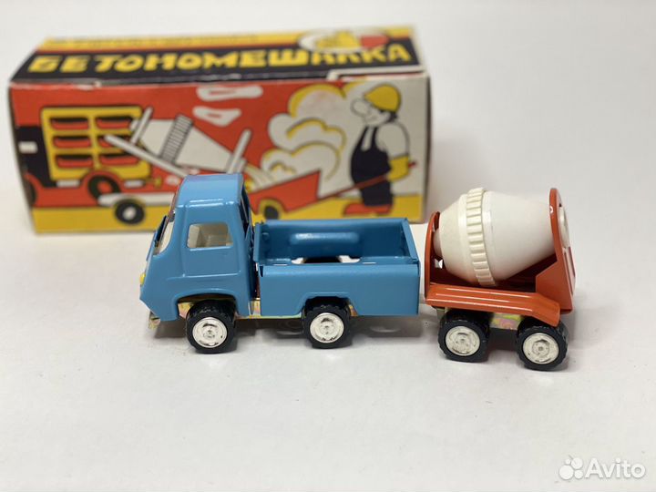 Игрушка машинка СССР бетономешалка