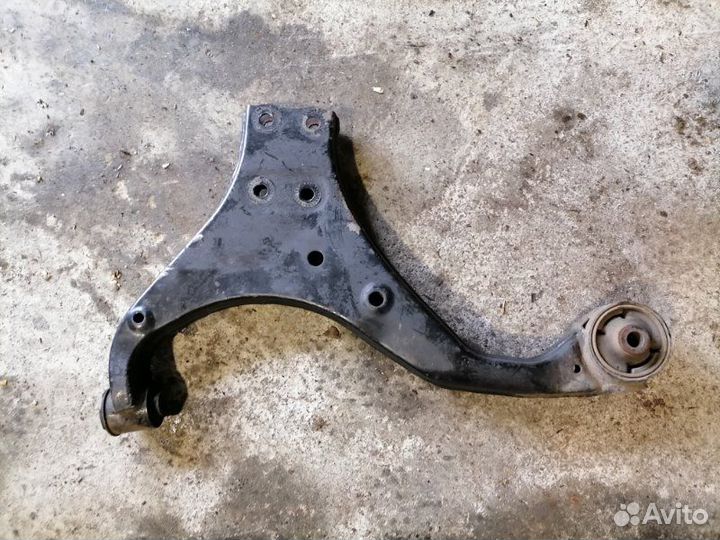 Рычаг нижний передний левый Hyundai Tucson JM 2.0