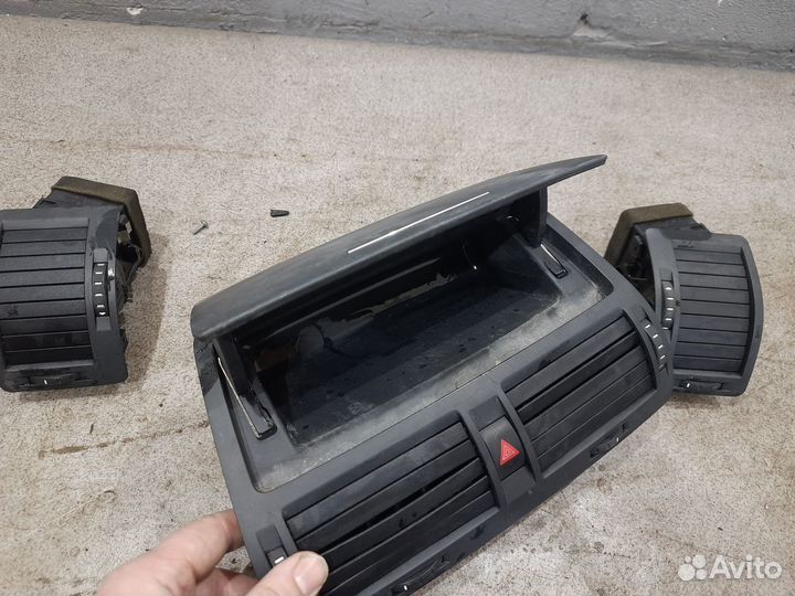 Комплект дефлекторов для Skoda Octavia A5 дефект