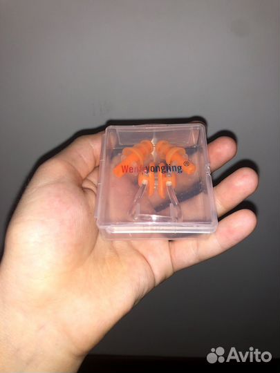 Комплект для плавания беруши и штучка для носа