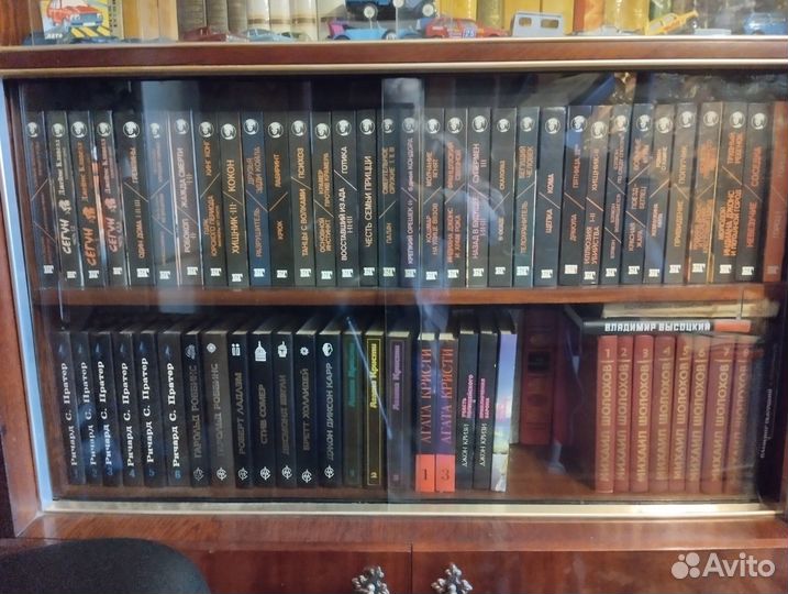 Книги домашней библиотеки разные