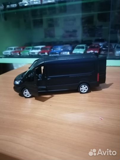 Машинка Ford Transit Van 2018