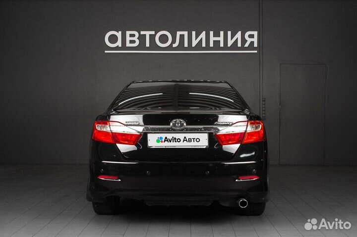 Toyota Camry 2.0 AT, 2014, 200 000 км