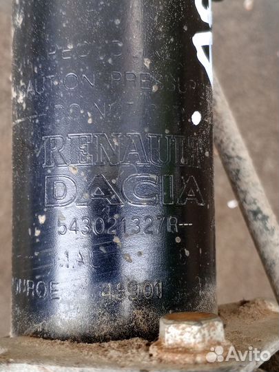 Стойка передняя правая на Рено Аркана 2021г