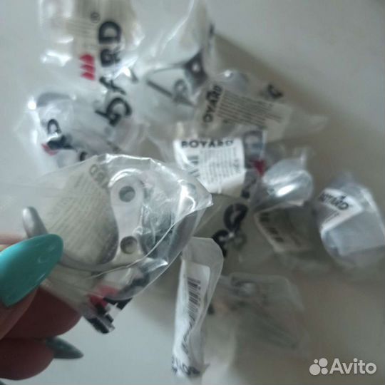 Крючок мебельный двухрожковый (серебро)