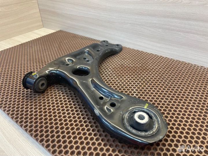 Рычаг передний правый Volkswagen Polo