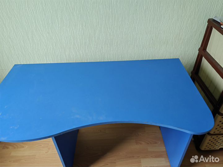 Письменный стол