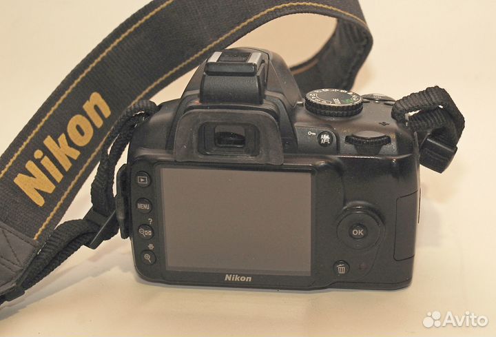 Nikon D3000 Body
