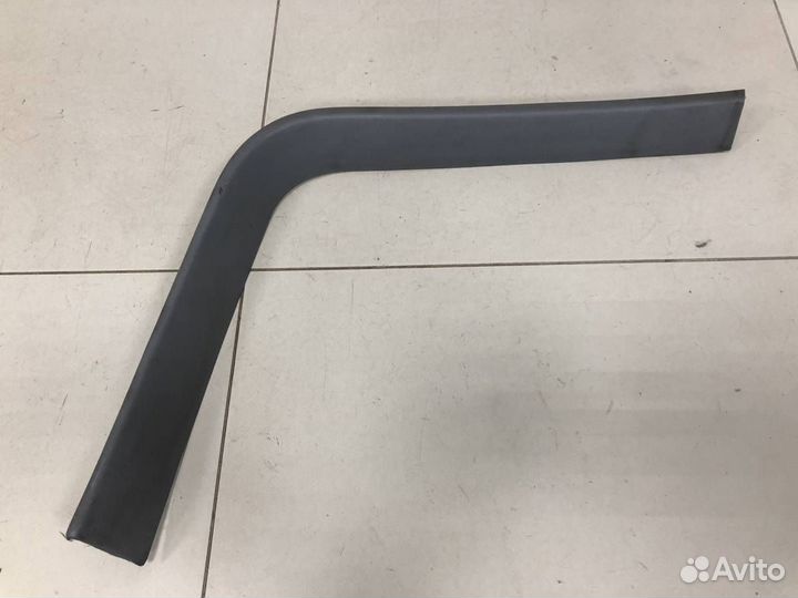 Накладка двери багажника Toyota Land Cruiser J100