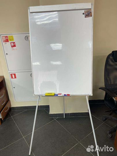 Магнитно маркерная доска мольберт тренога