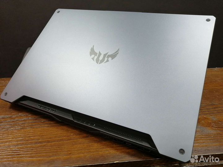 Супер игровой 15,6 Full HD 144Hz/Ryzen7/16Gb/RTX20