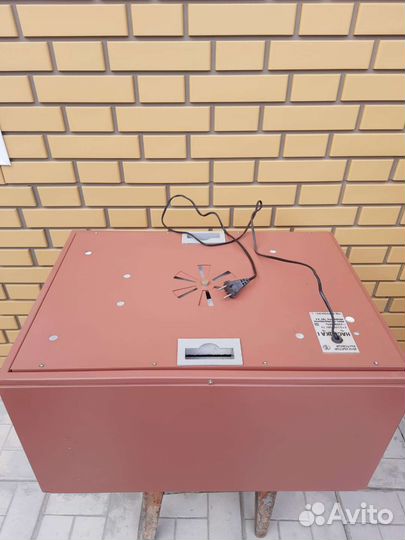 Инкубатор бытовой для яиц