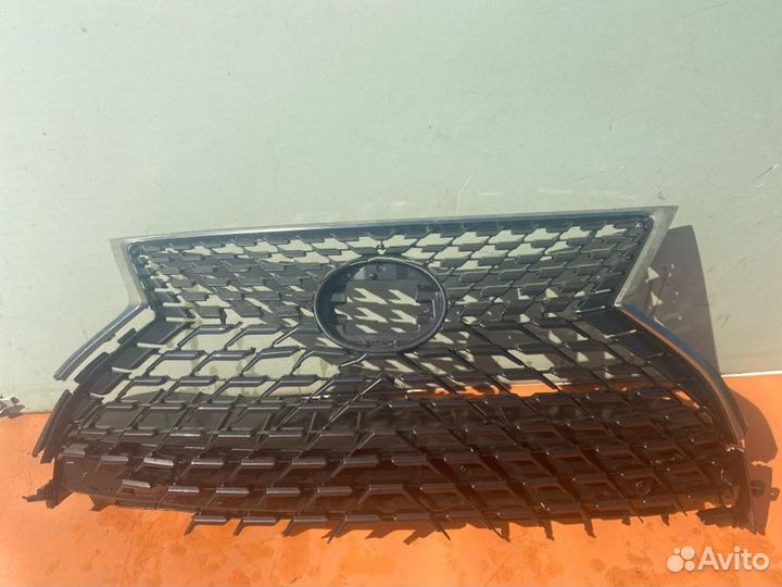 Решетка в бампер передняя Lexus Rx
