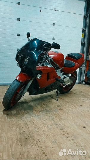 Мотоцикл Honda CBR 400