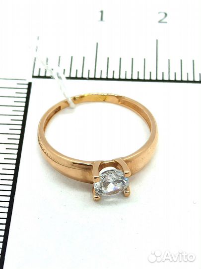 Кольцо с синтетическим камнем Золото