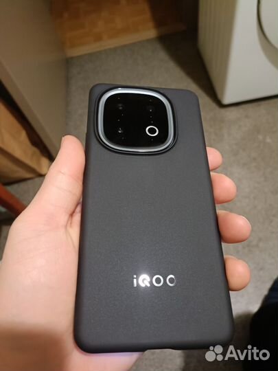 Vivo iQOO 13, 12/256 ГБ