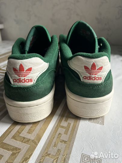 Кроссовки adidas