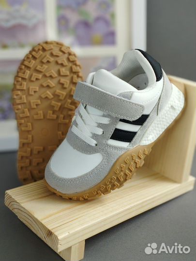 Кроссовки для мальчика/ девочки 26,28,31размер