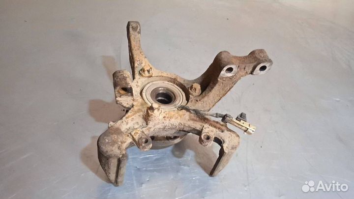 Кулак передний левый Opel Astra G 2001