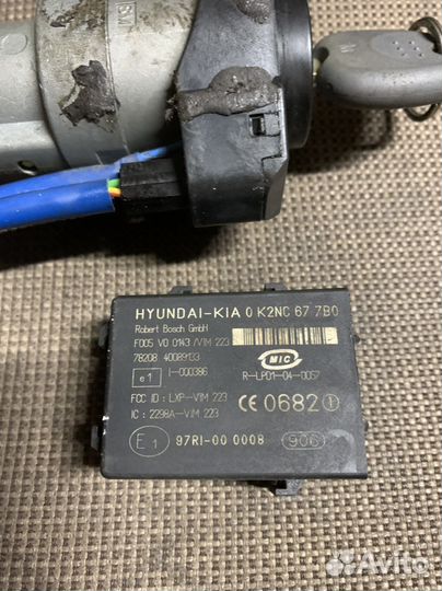 Блок управления двигателяем kia sorento 1 2,5 АКПП