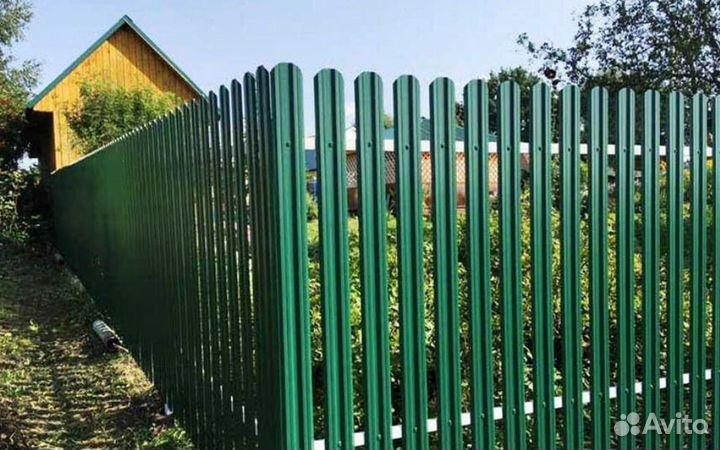 Забор из евроштакетника за 1 день качественно