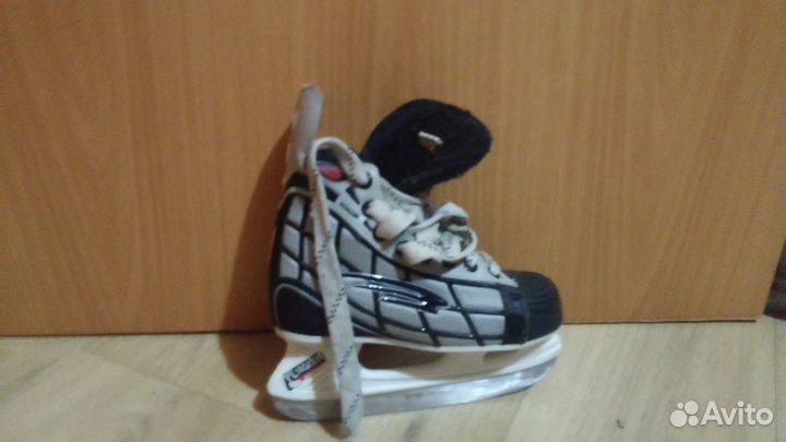 Коньки хоккейные детские