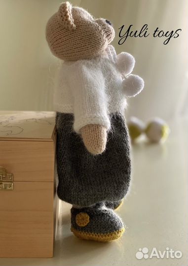 Вязаная игрушка мишка