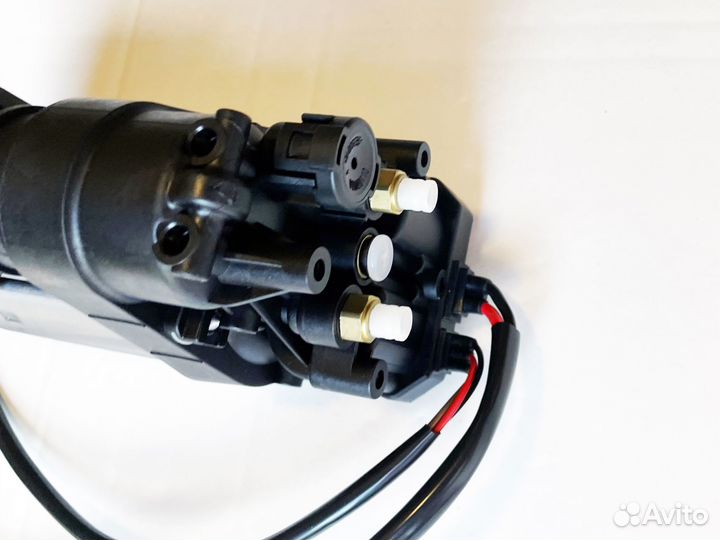 Компрессор пневмоподвески Hyundai Genesis 3.3 GDi