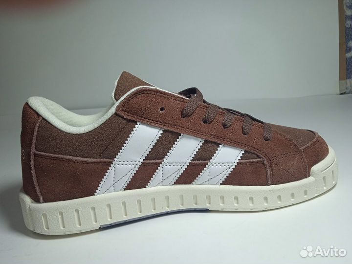 Кроссовки Adidas