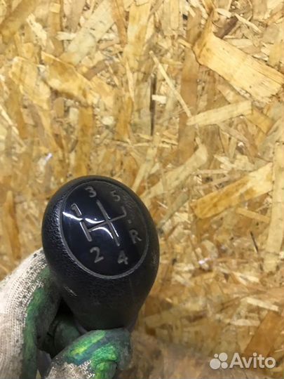 Кожух ручки кпп Renault Logan седан 1 2011