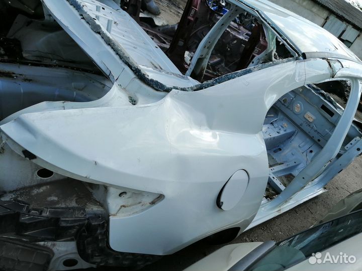 Заднее крыло с дефектами рено флюенс правое