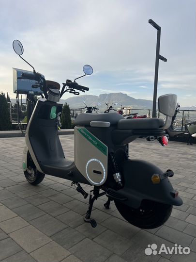 Электроскутер Svyateco MN1