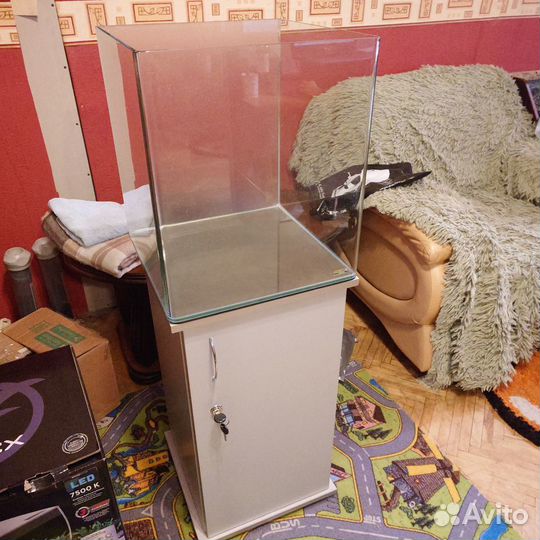 Аквариумы, фон 3D, светильники, фильтры, помпы