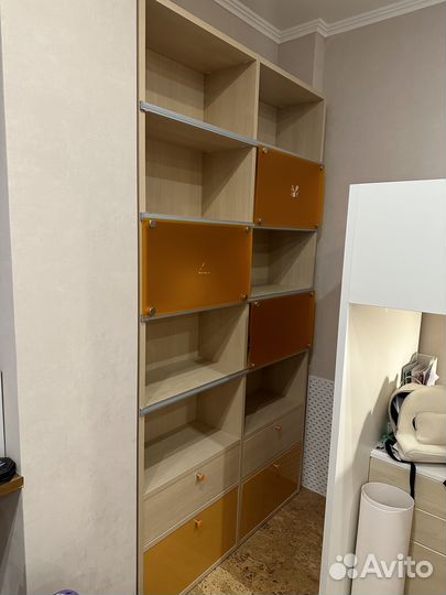 Продается книжный шкаф