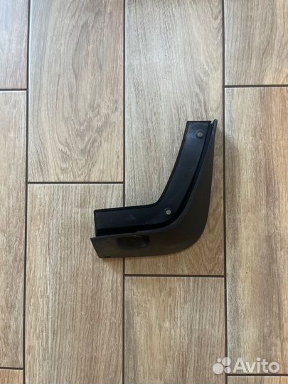 Брызговик задний правый Toyota Genesis Gv80 С 2020