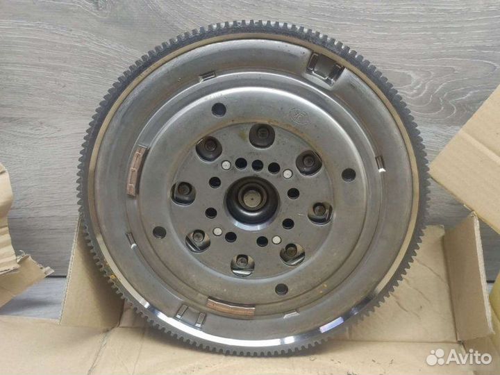 Маховик двухмассовый Mercedes Sprinter