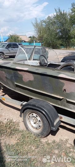 Лодка с мотором