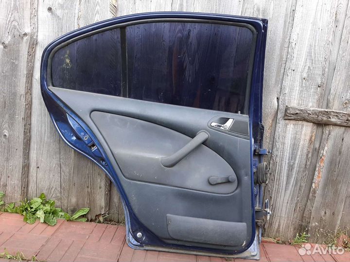 Дверь Шкода Октавия Тур