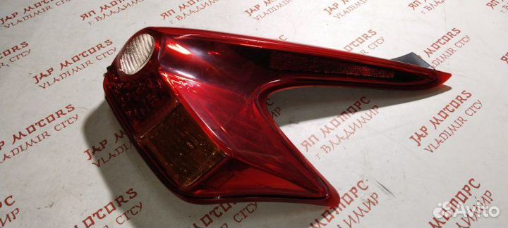 Фонарь задний правый Nissan Juke NF15 MR16DT 2012