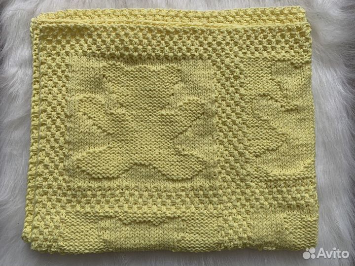 Вязаный детский плед ручной работы