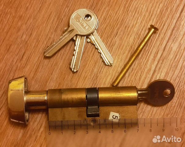 Замок дверной, цилиндр ключевой