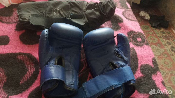 Боксерские перчатки